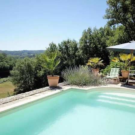 Spacious With Private Pool In Loubejac Prázdninový dům